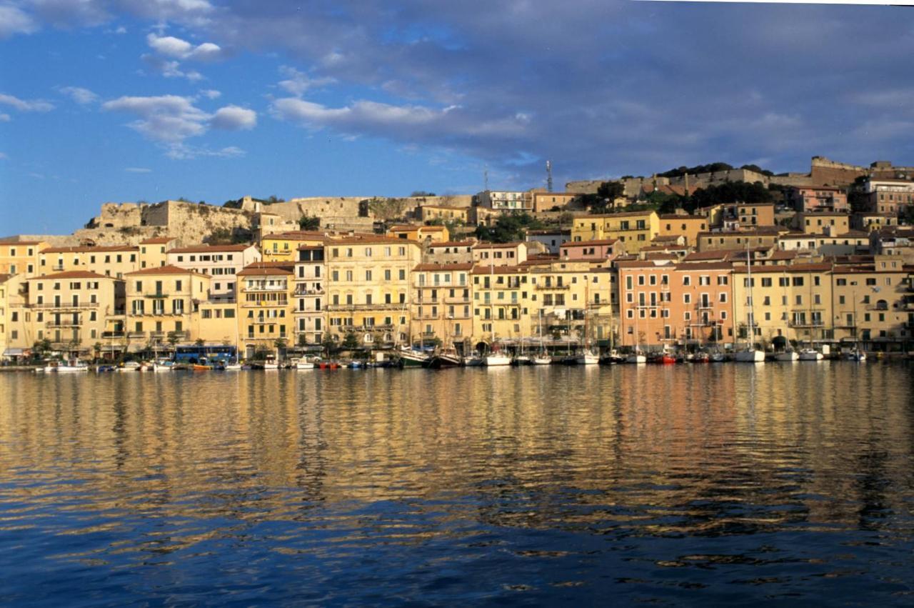 Casa Vacanze Nel Centro Storico Di Портоферрайо Екстер'єр фото